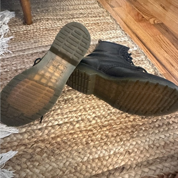 Dr. Martens 1460 Smooth Leather Women's Size 10 Black 8 Eye Lace Up Boots Doc - Picture 3 of 3